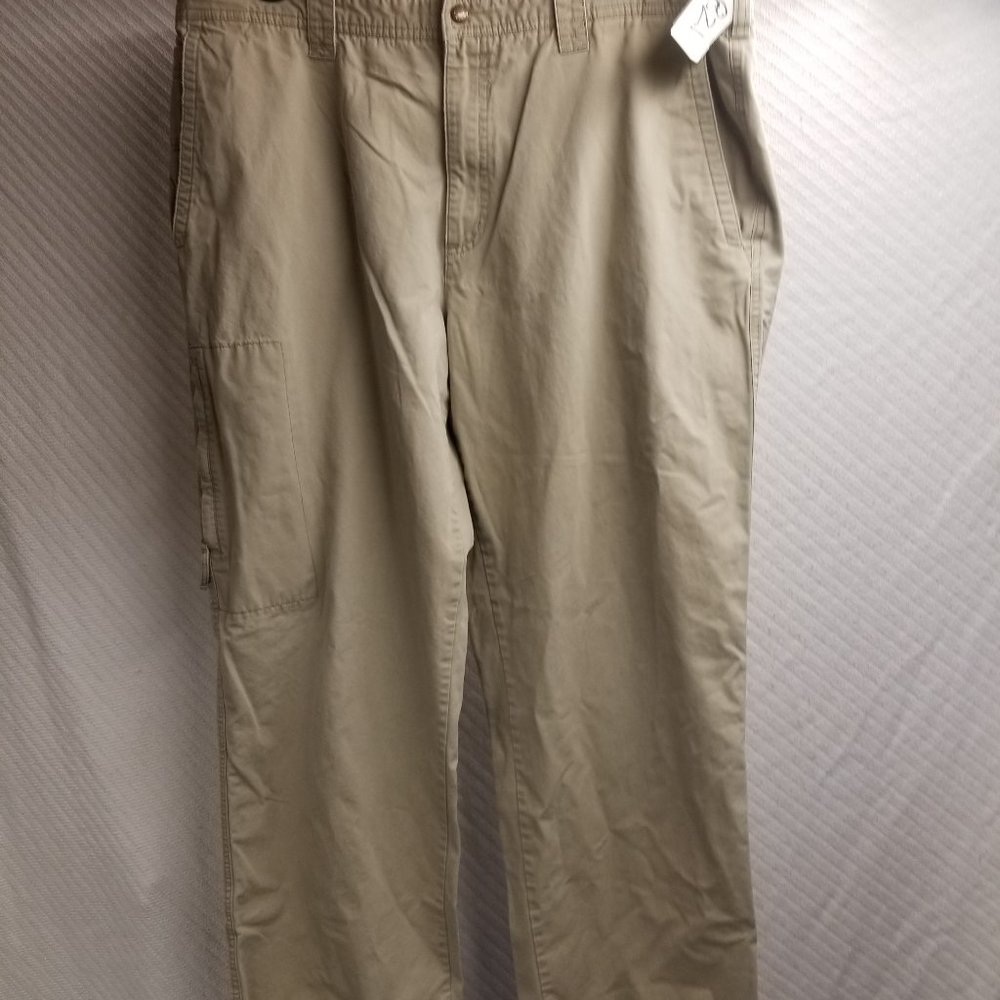 821 - Columbia 40W 32L Hiking Pants